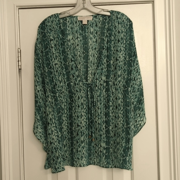 Michael Kors blouse. Size S. NWOT. Green snake skin print - Picture 2 of 9